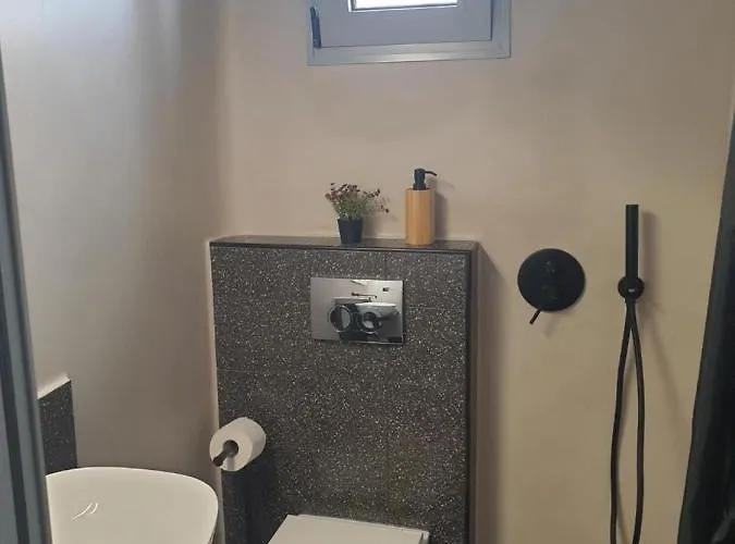 Tiny 2 Min Walking Distance From The Port Apartamento Volos